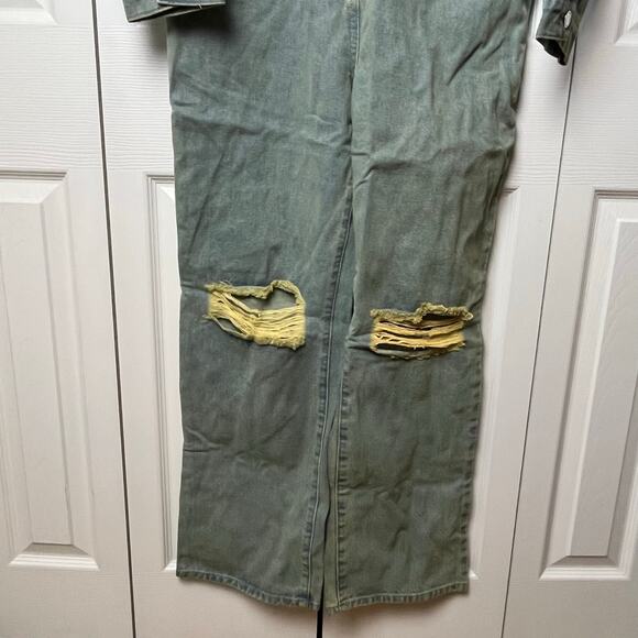 Pretty Little Thing Petite Vintage Wash Denim Cut Out Waist Jumpsuit 6 - Picture 10 of 15